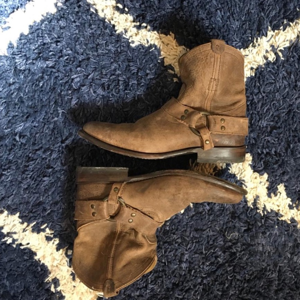 Frye Women's Wyatt Harness Short Boot Dark Brown